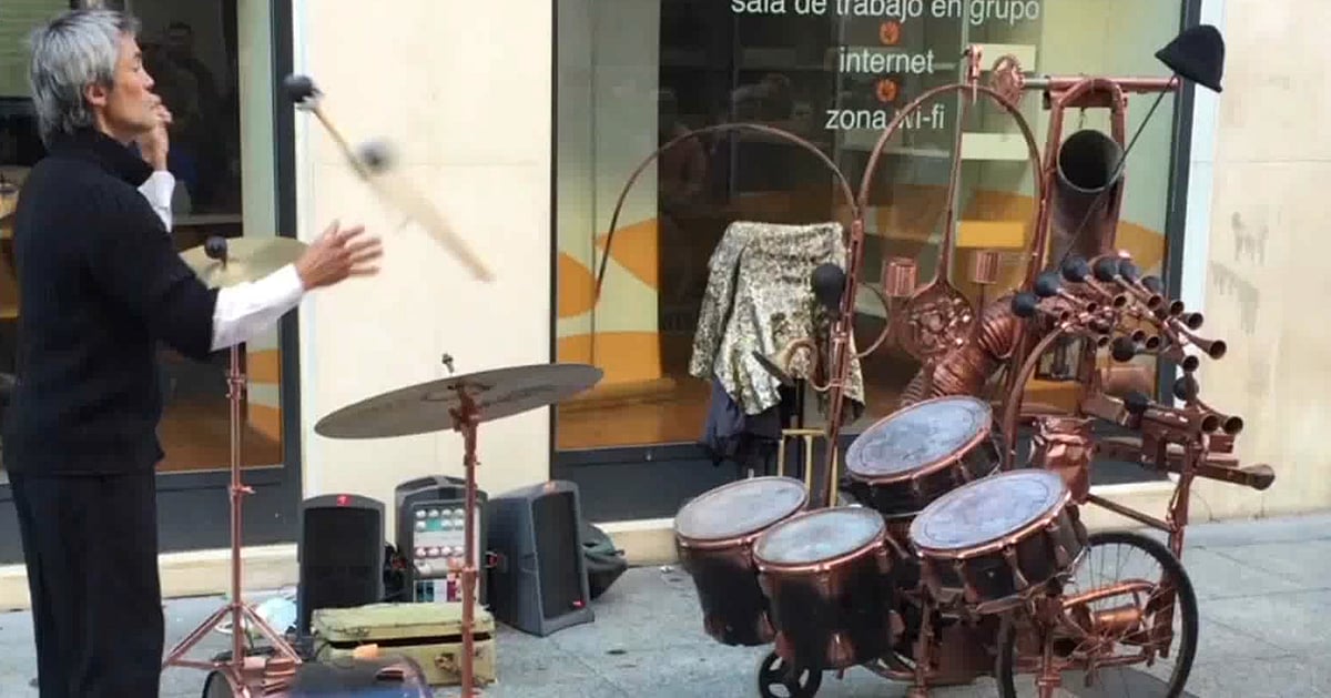 This Man Can Juggle Drum Sticks and Play The Drums, All At Once
